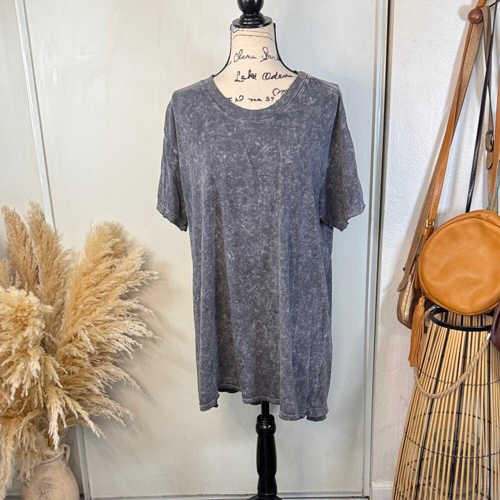 Free People Washed Gray Oversized Women's Boyfriend Tee size Medium